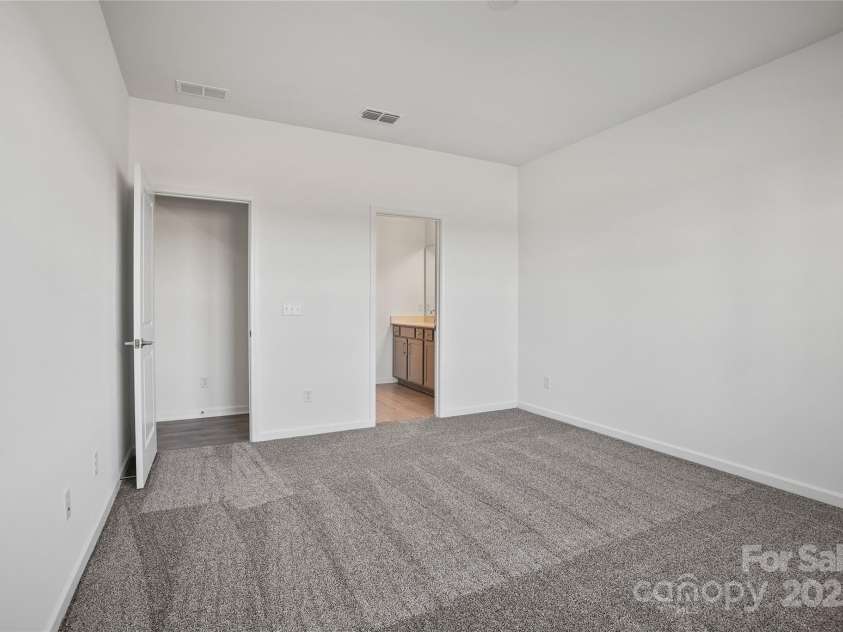 14113 New Crest Lane, Huntersville, NC 28078.  MLS# CAR4268587, YatesRealty ID 21802. Full Guest Suite