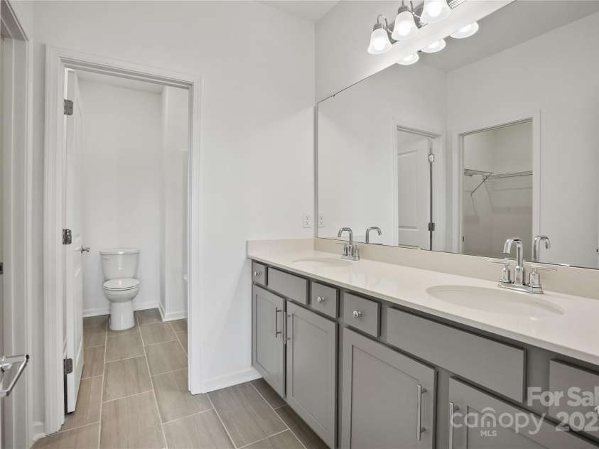 14113 New Crest Lane, Huntersville, NC 28078.  MLS# CAR4268587, YatesRealty ID 21802. Guest Suite Bathroom