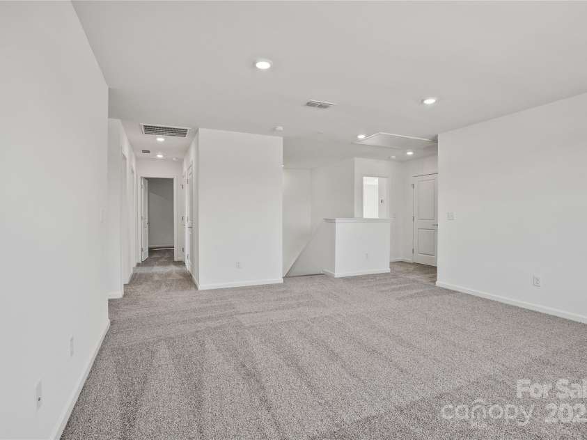 14113 New Crest Lane, Huntersville, NC 28078.  MLS# CAR4268587, YatesRealty ID 21802. Spacious Loft