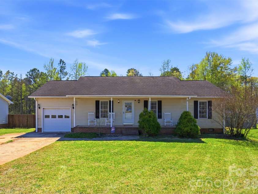 3603 Weatherly Lane, Shelby, NC 28150.  MLS# CAR4362040, YatesRealty ID 21802. 