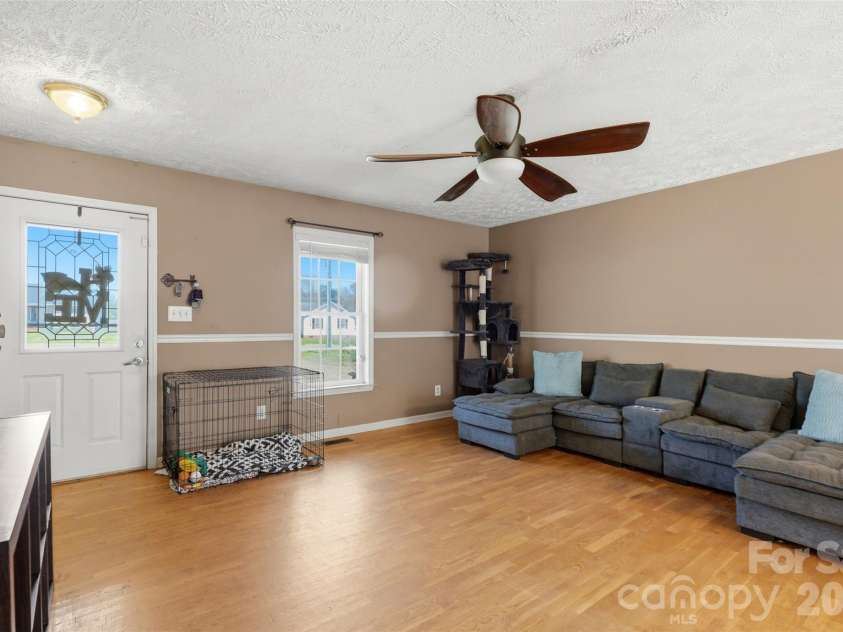 3603 Weatherly Lane, Shelby, NC 28150.  MLS# CAR4362040, YatesRealty ID 21802. 