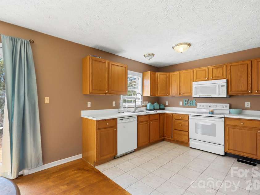 3603 Weatherly Lane, Shelby, NC 28150.  MLS# CAR4362040, YatesRealty ID 21802. 