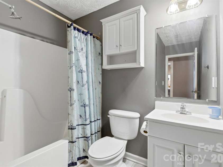 3603 Weatherly Lane, Shelby, NC 28150.  MLS# CAR4362040, YatesRealty ID 21802. 