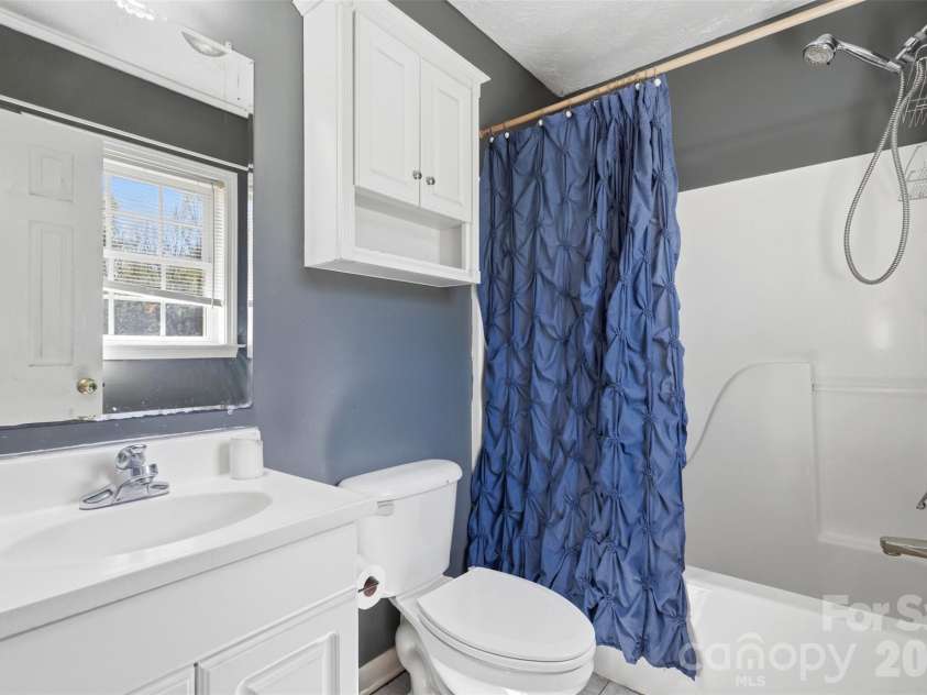 3603 Weatherly Lane, Shelby, NC 28150.  MLS# CAR4362040, YatesRealty ID 21802. 