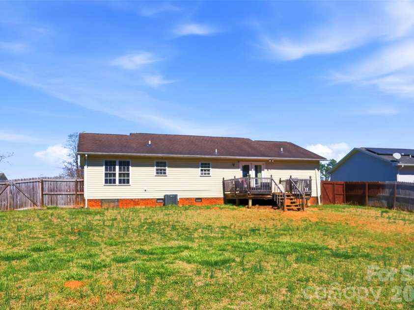3603 Weatherly Lane, Shelby, NC 28150.  MLS# CAR4362040, YatesRealty ID 21802. 
