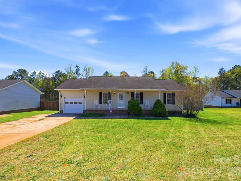 3603 Weatherly Lane, Shelby, NC 28150.  MLS# CAR4362040, YatesRealty ID 21802. 