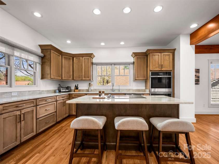 19 Lacoste Drive, Hendersonville, NC 28739.  MLS# CAR4249996, YatesRealty ID 21804. 