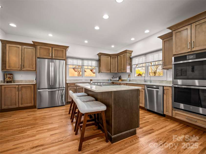 19 Lacoste Drive, Hendersonville, NC 28739.  MLS# CAR4249996, YatesRealty ID 21804. 