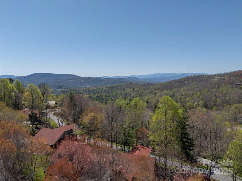 19 Lacoste Drive, Hendersonville, NC 28739.  MLS# CAR4249996, YatesRealty ID 21804. 