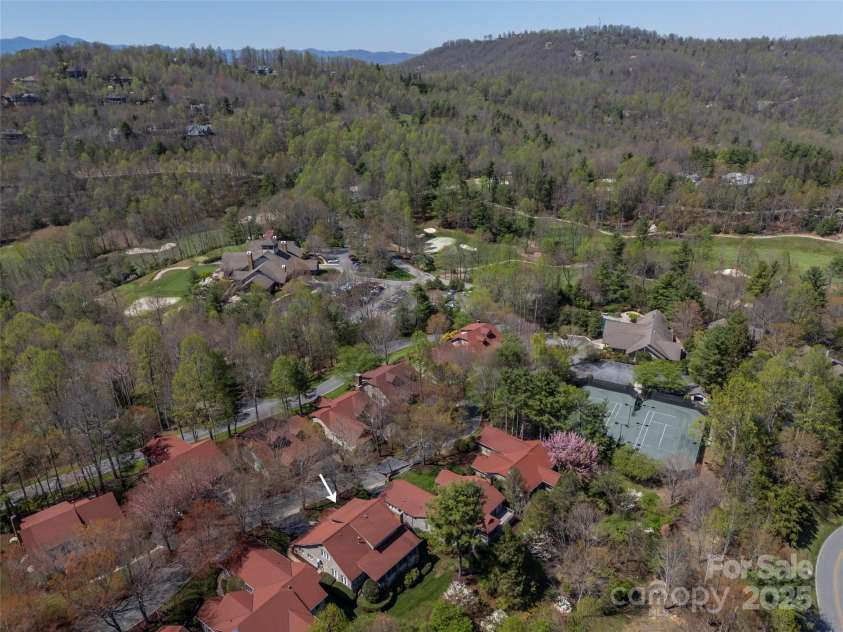 19 Lacoste Drive, Hendersonville, NC 28739.  MLS# CAR4249996, YatesRealty ID 21804. 