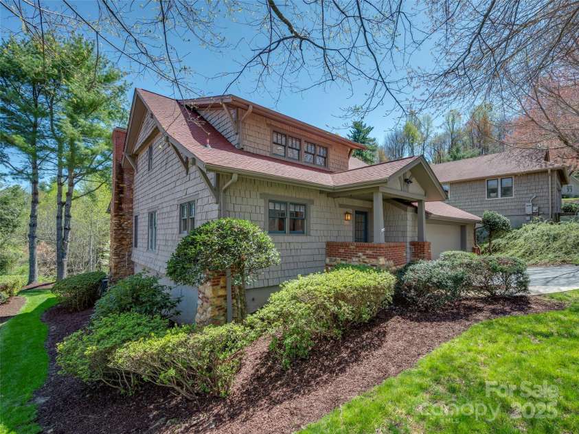 19 Lacoste Drive, Hendersonville, NC 28739.  MLS# CAR4249996, YatesRealty ID 21804. 