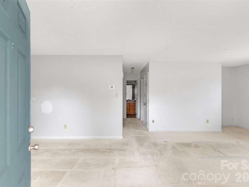 701 Jerilyn Drive, Charlotte, NC 28212.  MLS# CAR4378579, YatesRealty ID 21804. 