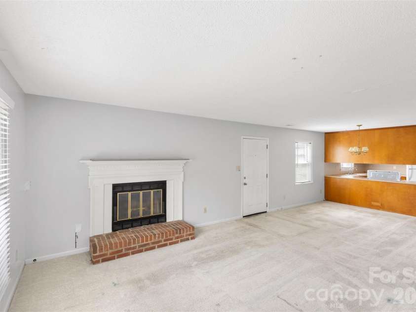 701 Jerilyn Drive, Charlotte, NC 28212.  MLS# CAR4378579, YatesRealty ID 21804. 