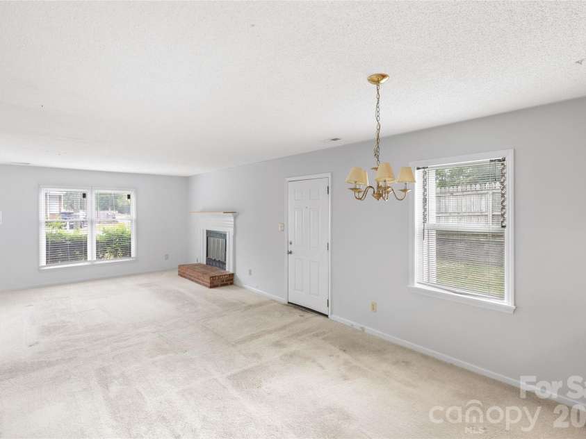 701 Jerilyn Drive, Charlotte, NC 28212.  MLS# CAR4378579, YatesRealty ID 21804. 