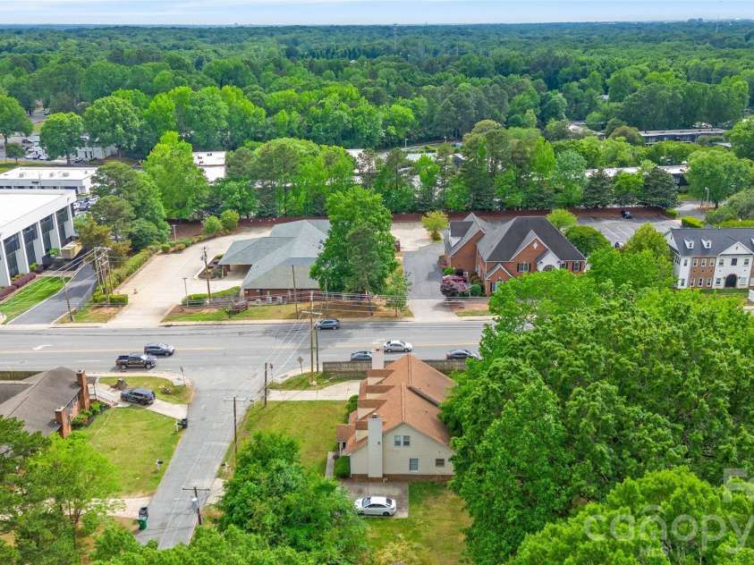 701 Jerilyn Drive, Charlotte, NC 28212.  MLS# CAR4378579, YatesRealty ID 21804. 