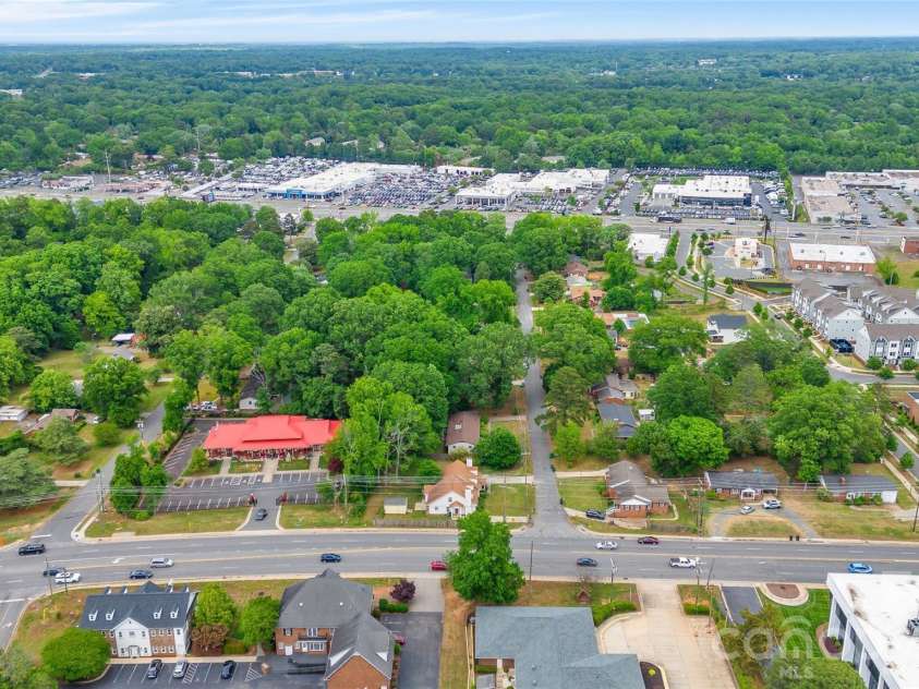 701 Jerilyn Drive, Charlotte, NC 28212.  MLS# CAR4378579, YatesRealty ID 21804. 