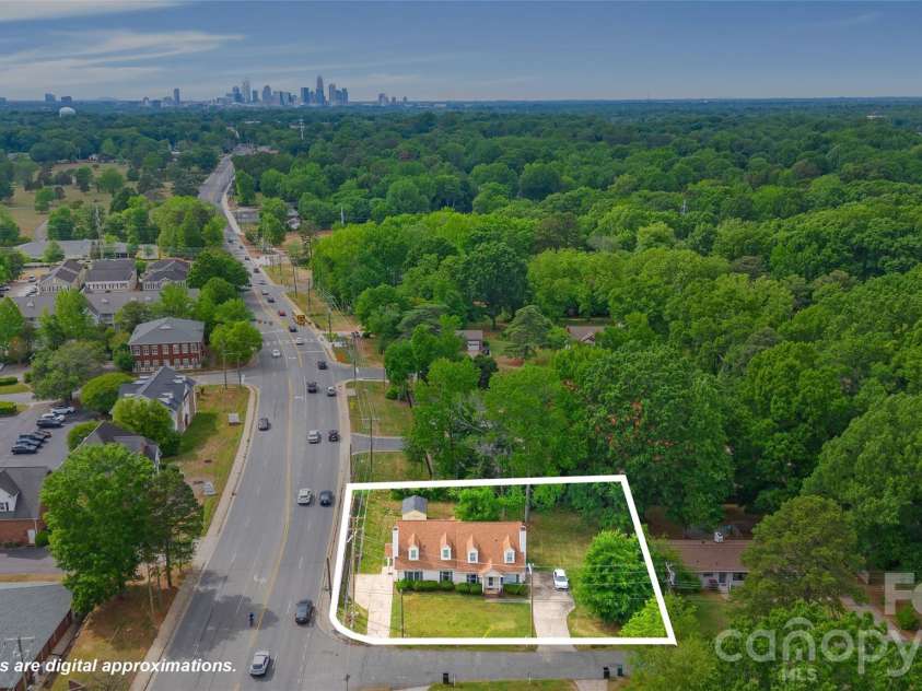 701 Jerilyn Drive, Charlotte, NC 28212.  MLS# CAR4378579, YatesRealty ID 21804. 