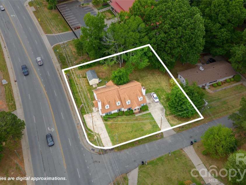 701 Jerilyn Drive, Charlotte, NC 28212.  MLS# CAR4378579, YatesRealty ID 21804. 