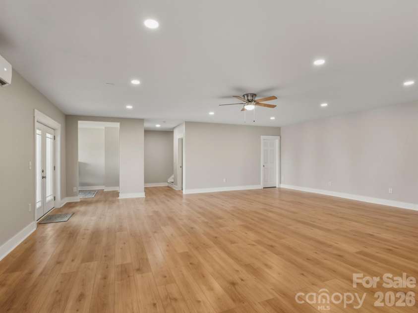 9464 Riviera Drive, Sherrills Ford, NC 28673.  MLS# CAR4340867, YatesRealty ID 21805. 
