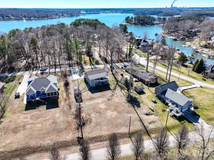 9464 Riviera Drive, Sherrills Ford, NC 28673.  MLS# CAR4340867, YatesRealty ID 21805. 