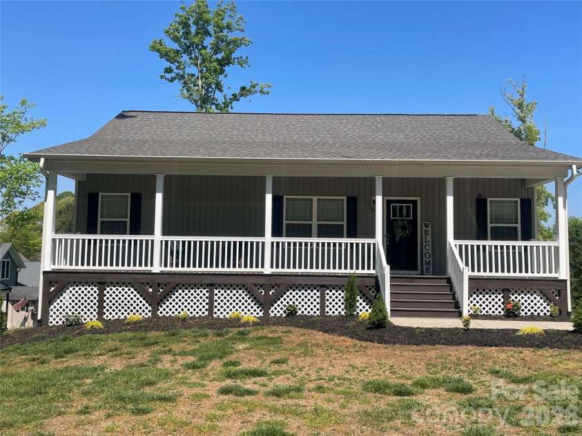 9464 Riviera Drive, Sherrills Ford, NC 28673.  MLS# CAR4340867, YatesRealty ID 21805. 