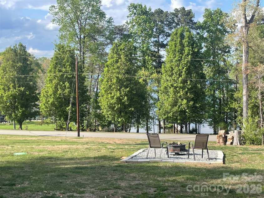 9464 Riviera Drive, Sherrills Ford, NC 28673.  MLS# CAR4340867, YatesRealty ID 21805. 