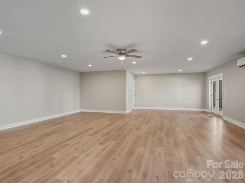 9464 Riviera Drive, Sherrills Ford, NC 28673.  MLS# CAR4415647, YatesRealty ID 21805. 