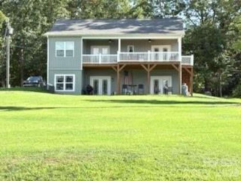 9464 Riviera Drive, Sherrills Ford, NC 28673.  MLS# CAR4415647, YatesRealty ID 21805. 