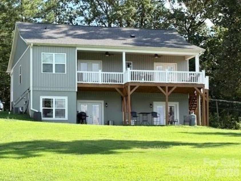 9464 Riviera Drive, Sherrills Ford, NC 28673.  MLS# CAR4415647, YatesRealty ID 21805. 