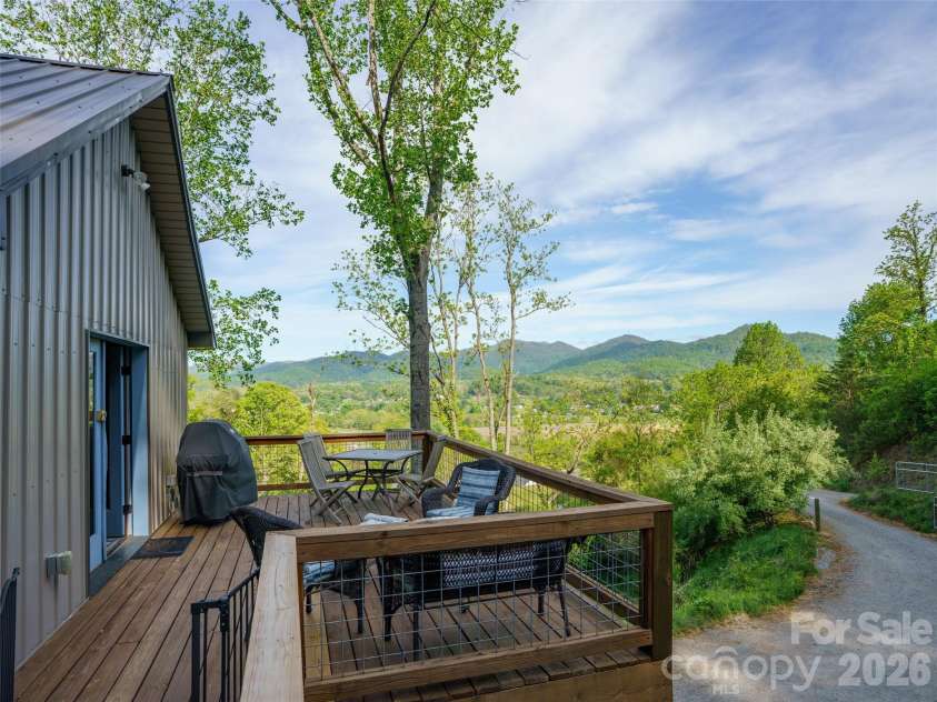 345 Moorehill Drive, Waynesville, NC 28786.  MLS# CAR4381731, YatesRealty ID 21806. 