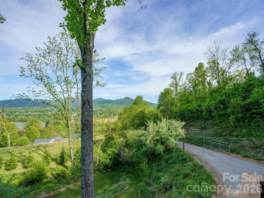 345 Moorehill Drive, Waynesville, NC 28786.  MLS# CAR4381731, YatesRealty ID 21806. 