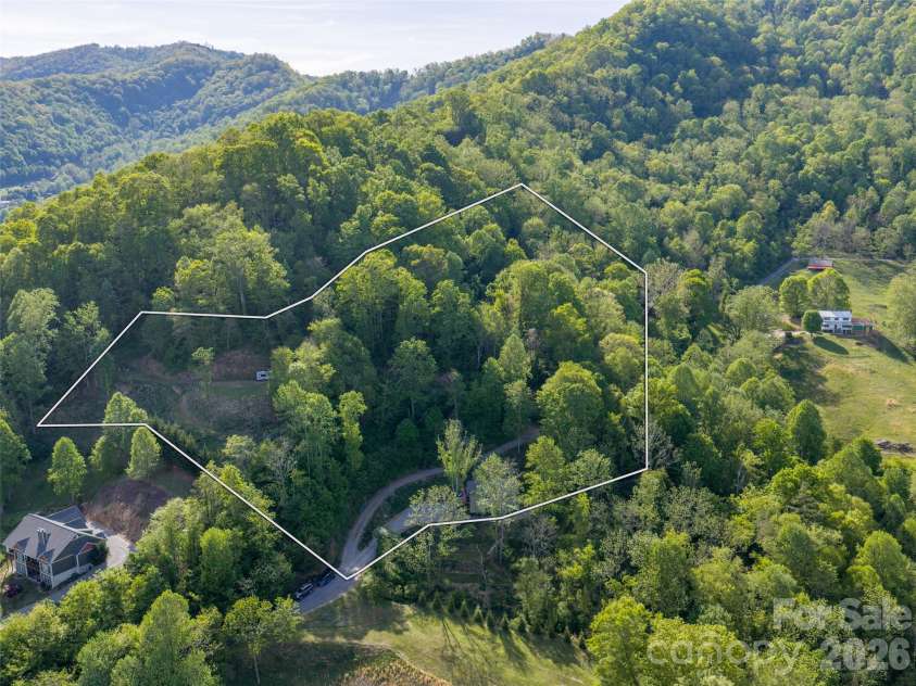 345 Moorehill Drive, Waynesville, NC 28786.  MLS# CAR4381731, YatesRealty ID 21806. 