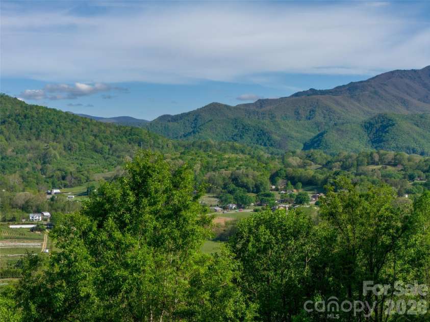 345 Moorehill Drive, Waynesville, NC 28786.  MLS# CAR4381731, YatesRealty ID 21806. 