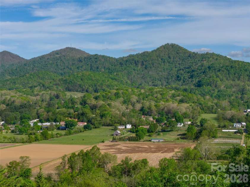 345 Moorehill Drive, Waynesville, NC 28786.  MLS# CAR4381731, YatesRealty ID 21806. 