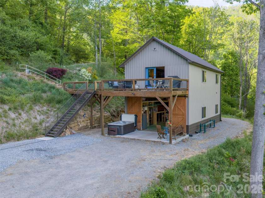 345 Moorehill Drive, Waynesville, NC 28786.  MLS# CAR4381731, YatesRealty ID 21806. 