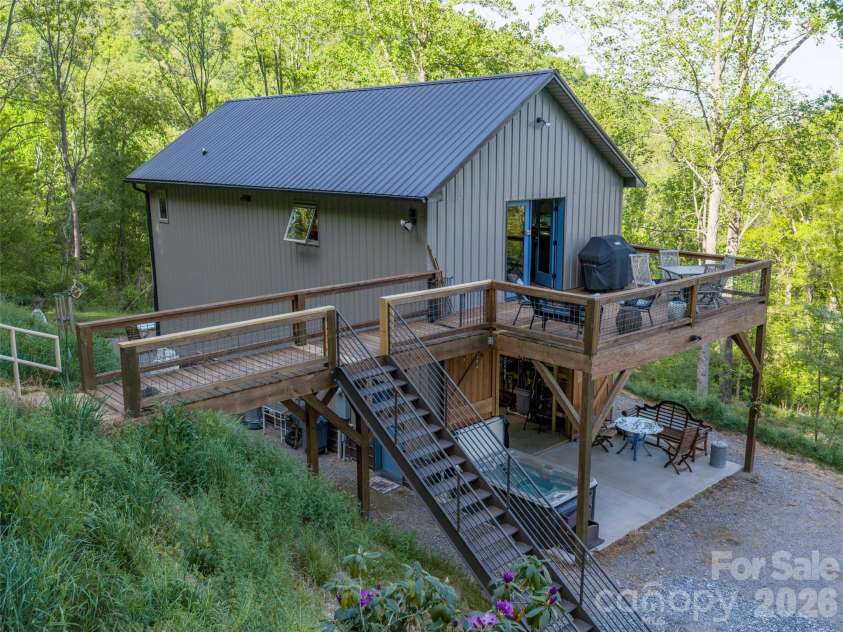 345 Moorehill Drive, Waynesville, NC 28786.  MLS# CAR4381731, YatesRealty ID 21806. 