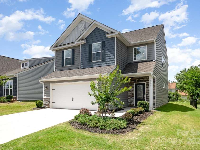 12912 Canterbury Castle Drive, Charlotte, NC 28273.  MLS# CAR4272010, YatesRealty ID 21807. 