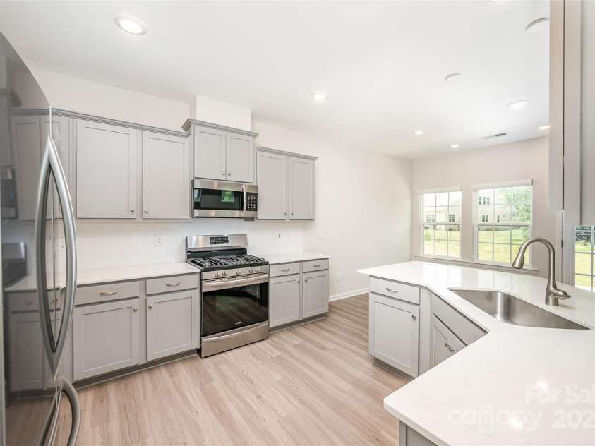 12912 Canterbury Castle Drive, Charlotte, NC 28273.  MLS# CAR4272010, YatesRealty ID 21807. 