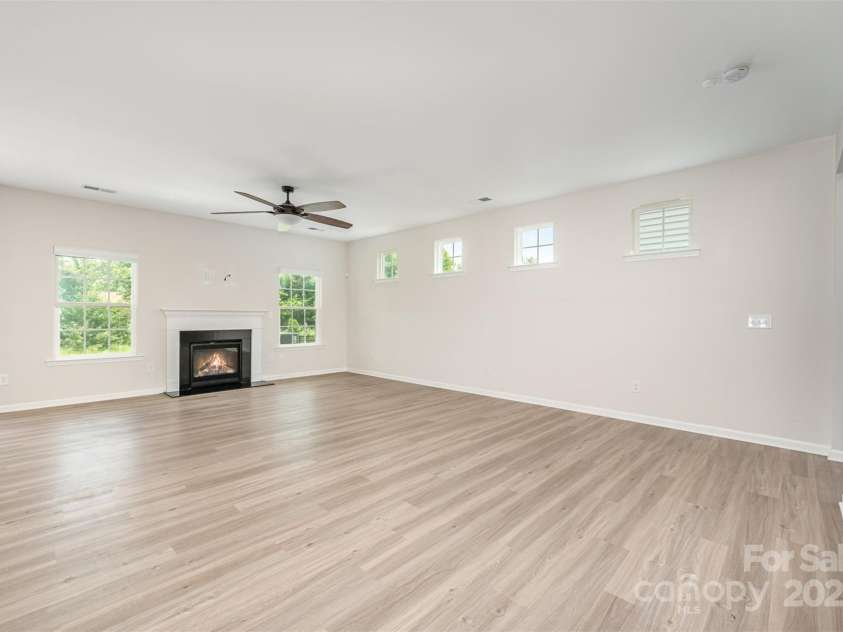 12912 Canterbury Castle Drive, Charlotte, NC 28273.  MLS# CAR4272010, YatesRealty ID 21807. 