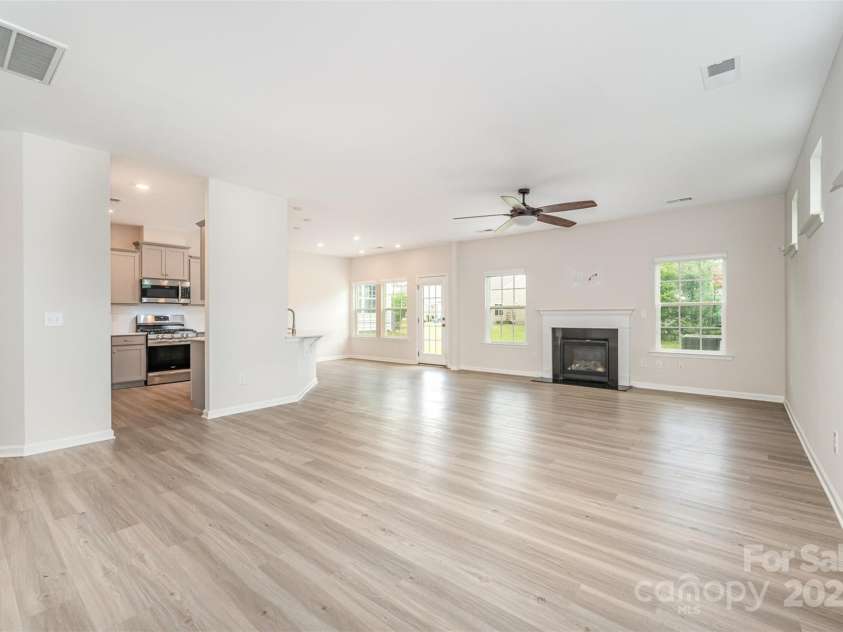 12912 Canterbury Castle Drive, Charlotte, NC 28273.  MLS# CAR4272010, YatesRealty ID 21807. 