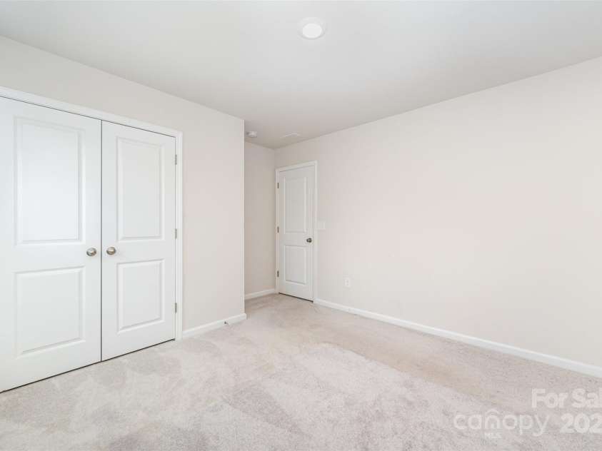 12912 Canterbury Castle Drive, Charlotte, NC 28273.  MLS# CAR4272010, YatesRealty ID 21807. 