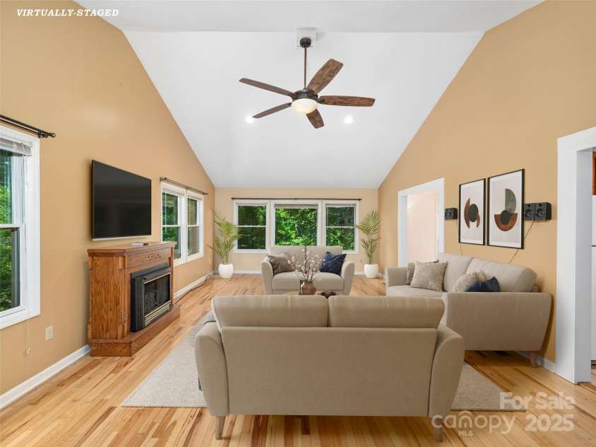 125 Heartland Lane, Burnsville, NC 28714.  MLS# CAR4273356, YatesRealty ID 21808. Great flow for entertaining!