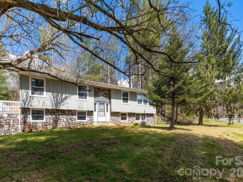 4755 US 23 Highway, Mars Hill, NC 28754.  MLS# CAR4363832, YatesRealty ID 21808. 