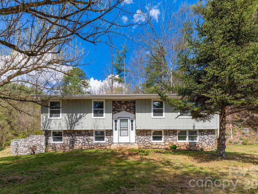 4755 US 23 Highway, Mars Hill, NC 28754.  MLS# CAR4363832, YatesRealty ID 21808. 