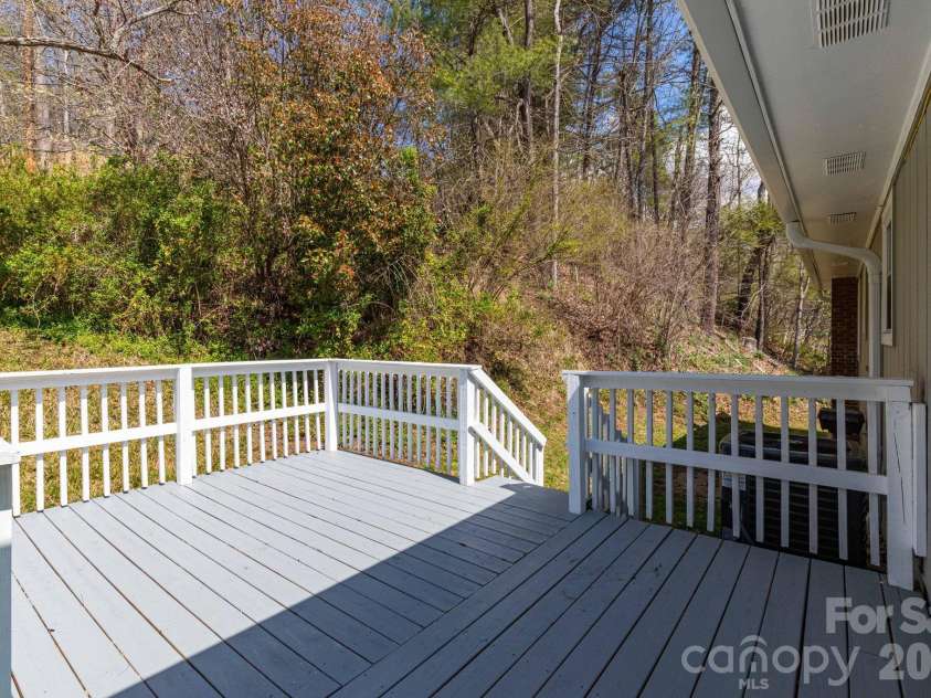 4755 US 23 Highway, Mars Hill, NC 28754.  MLS# CAR4363832, YatesRealty ID 21808. 