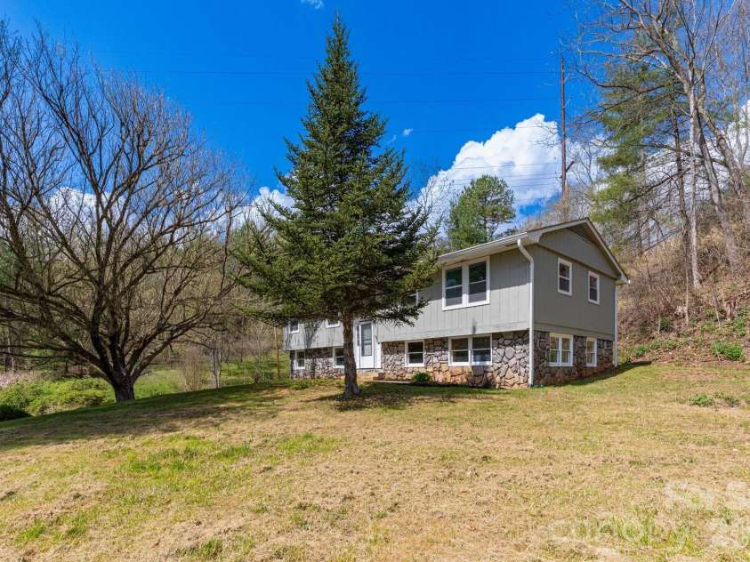 4755 US 23 Highway, Mars Hill, NC 28754.  MLS# CAR4363832, YatesRealty ID 21808. 