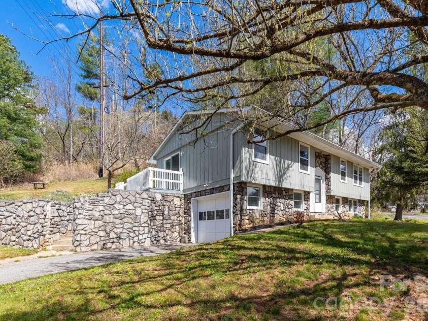 4755 US 23 Highway, Mars Hill, NC 28754.  MLS# CAR4363832, YatesRealty ID 21808. 