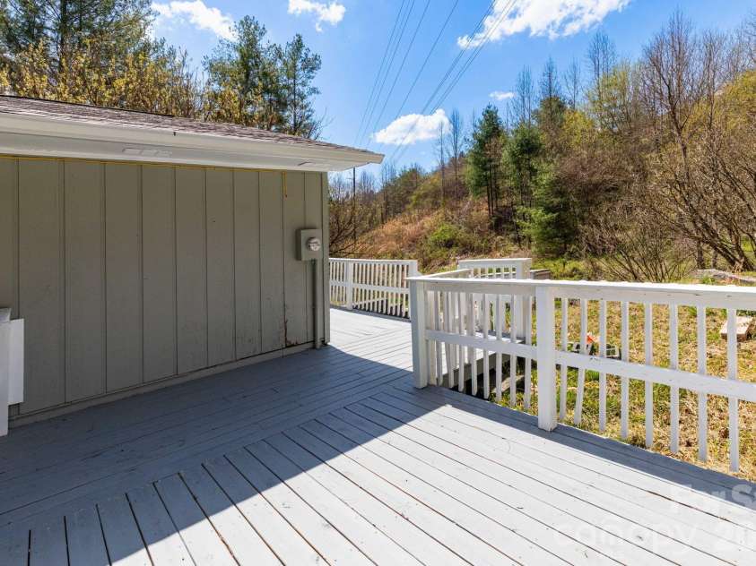 4755 US 23 Highway, Mars Hill, NC 28754.  MLS# CAR4363832, YatesRealty ID 21808. 