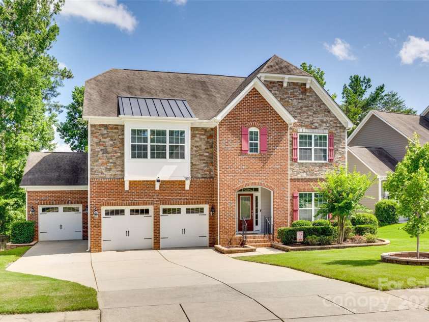 169 Halifax Drive, Fort Mill, SC 29707.  MLS# CAR4270369, YatesRealty ID 21809. 