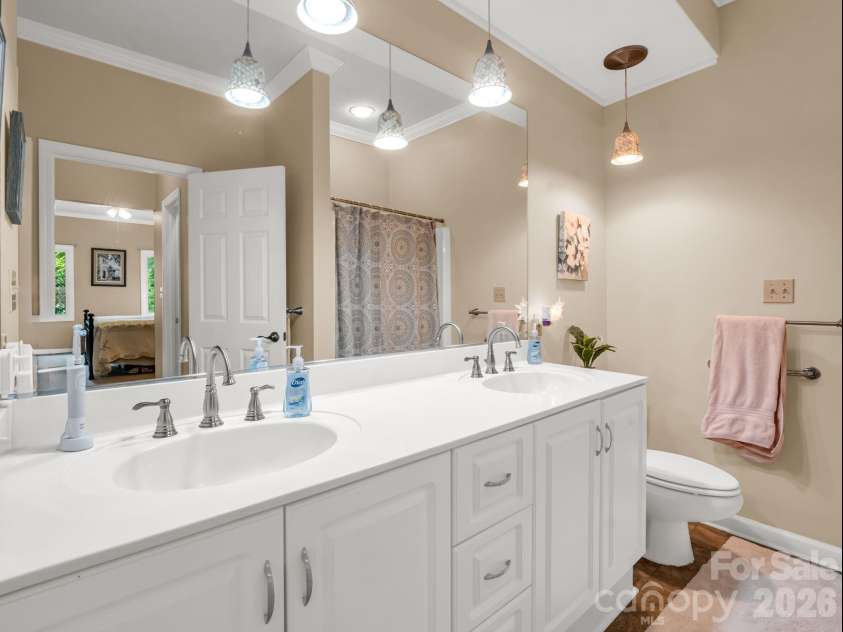 20 Country Meadows Lane, Hendersonville, NC 28792.  MLS# CAR4338193, YatesRealty ID 21809. Double sinks in Primary bath